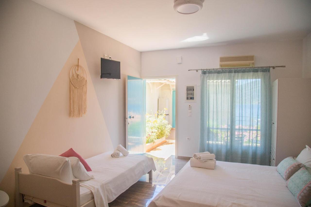 Theodora Rooms Poros Town Екстер'єр фото